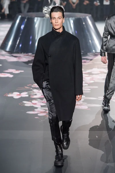 Look 39